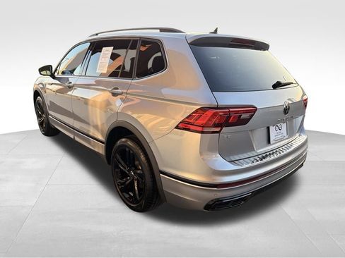 Used 2024 Volkswagen Tiguan SE R-Line AWD/4WD image 5