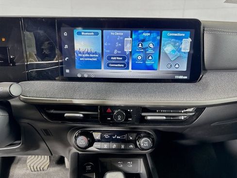 New 2026 Nissan Kicks SV image 13