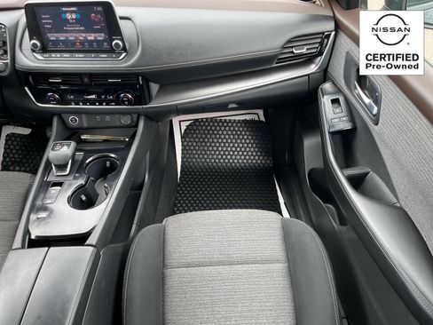 Certified 2023 Nissan Rogue SV FWD image 15