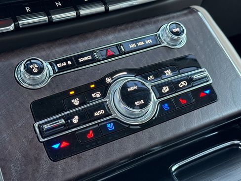 Used 2022 Lincoln Aviator Reserve w/ Equipment Group 201A image 25