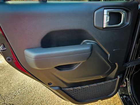 Certified 2025 Jeep Wrangler Sport S image 27