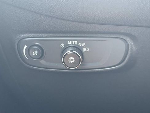Used 2023 Chevrolet Equinox RS w/ RS Leather Package FWD image 27