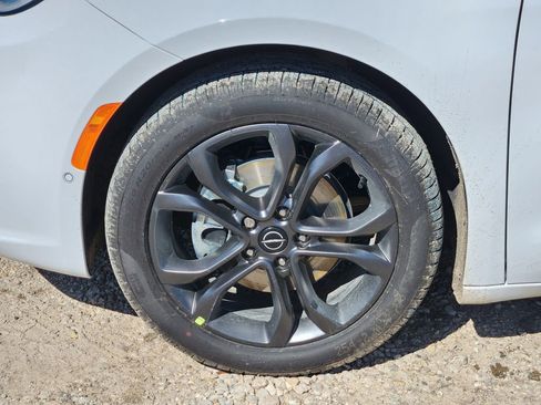 New 2026 Chrysler Pacifica Select image 7