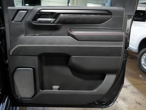 Used 2025 GMC Sierra 2500 AT4X AWD/4WD image 23