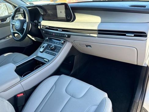 Used 2023 Hyundai Palisade SEL w/ Premium Package image 18