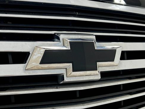 Used 2018 Chevrolet Suburban Premier AWD/4WD image 46