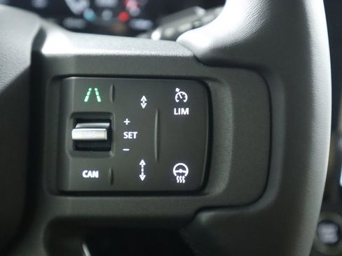 New 2026 Land Rover Defender 110 X-Dynamic SE image 13