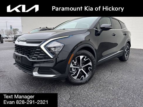 Used 2023 Kia Sportage EX image 3