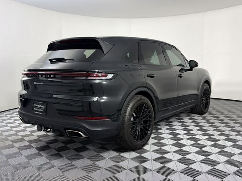 Certified 2025 Porsche Cayenne AWD/4WD image 9