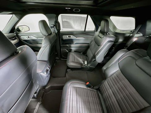 New 2026 Ford Explorer ST-Line w/ ST-Line Street Pack AWD/4WD image 11