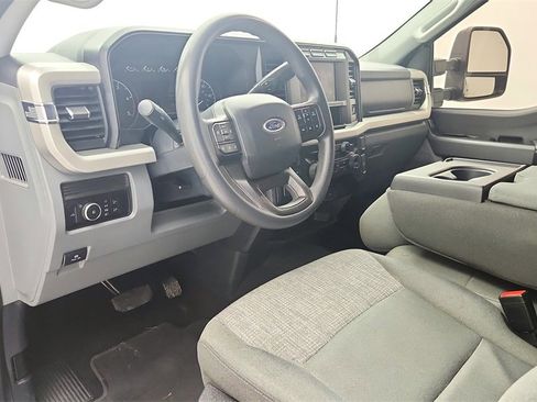 Used 2024 Ford F250 XLT image 9