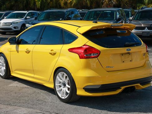 Used 2017 Ford Focus ST FWD image 5