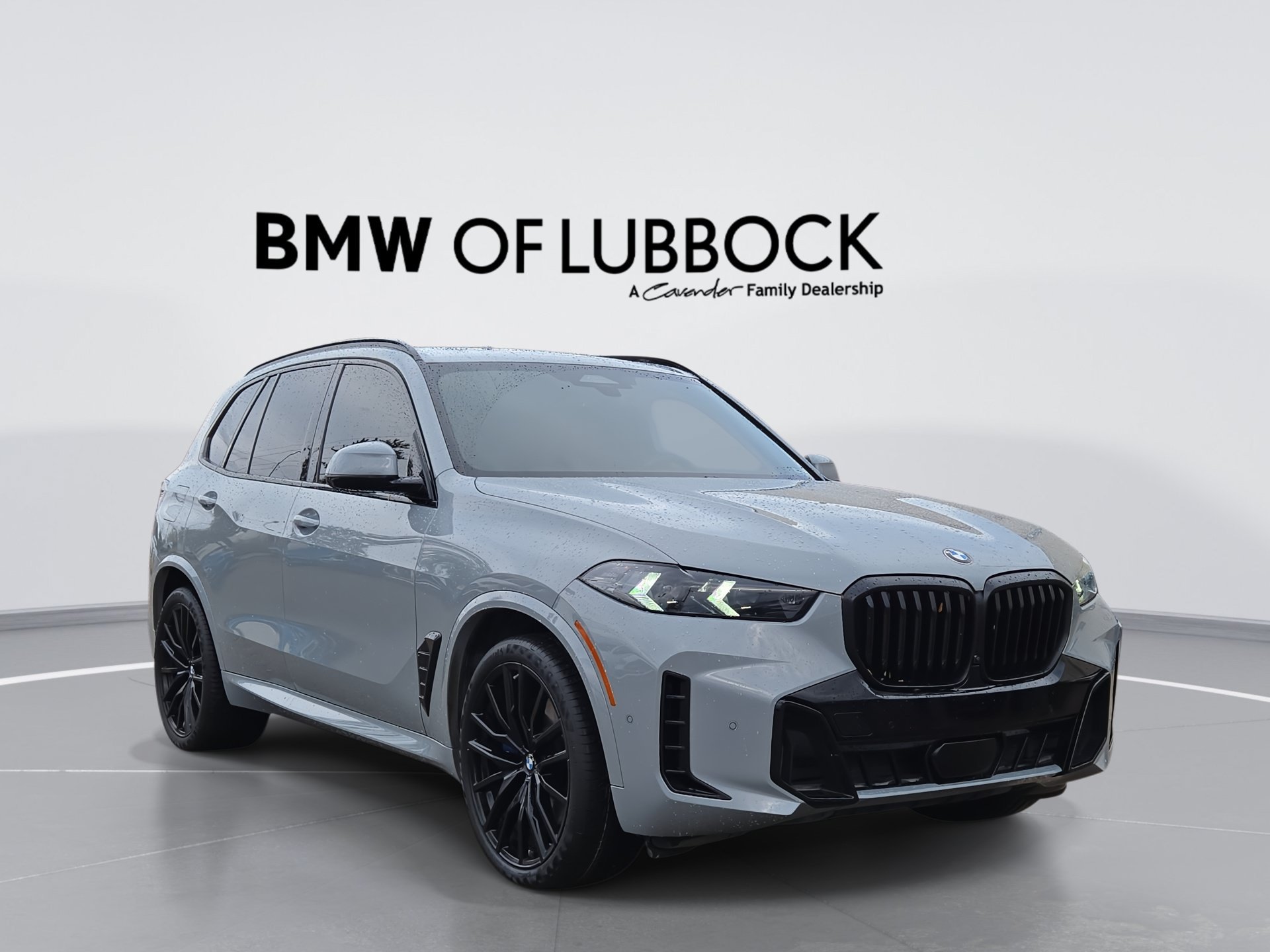 Used 2024 BMW X5 xDrive40i w/ M Sport Package AWD/4WD image 1