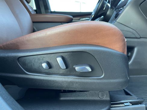 Used 2024 Cadillac XT5 Sportv w/ Technology Package AWD/4WD image 39