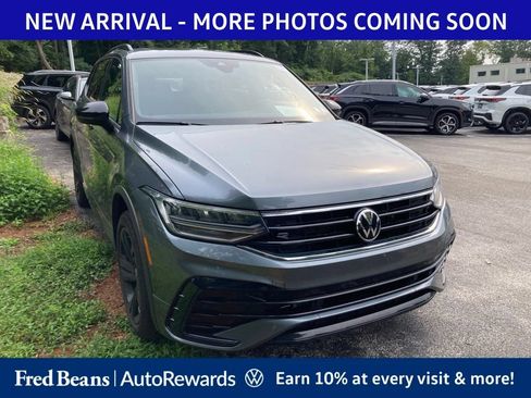 Used 2023 Volkswagen Tiguan SE R-Line FWD image 1