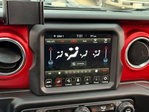 Used 2020 Jeep Gladiator Rubicon AWD/4WD image 5