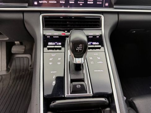 Used 2022 Porsche Panamera image 15