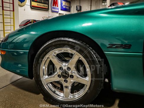 Used 1997 Chevrolet Camaro Z28 RWD image 33