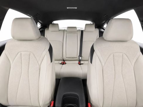 Used 2025 Acura Integra FWD image 11