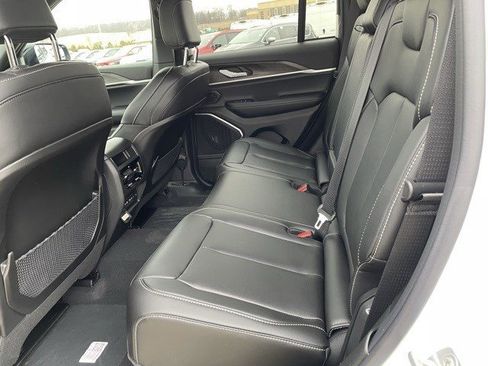 New 2026 Jeep Grand Cherokee Limited image 11