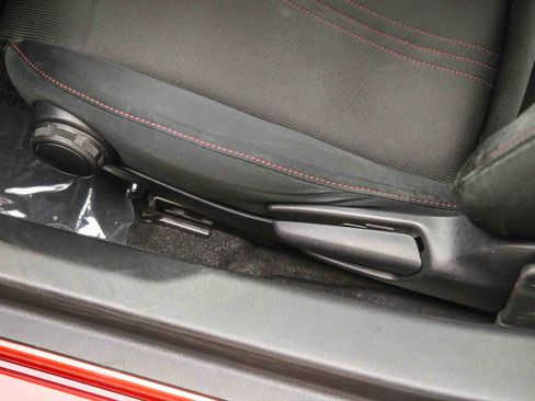 Used 2018 MAZDA MX-5 Miata RF Club RWD image 19