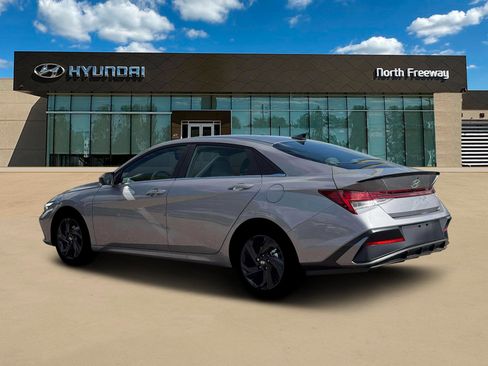 New 2026 Hyundai Elantra SEL Sport Premium FWD image 4