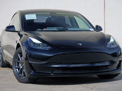 Used 2022 Tesla Model 3 RWD image 4