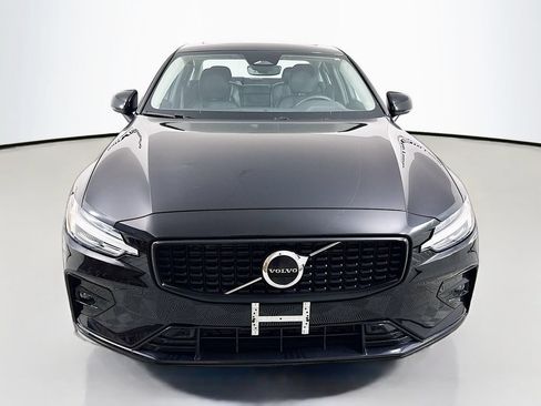 Used 2024 Volvo S60 B5 Core FWD image 2