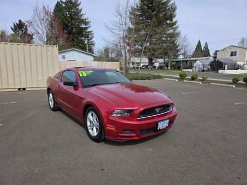 Used 2013 Ford Mustang Coupe RWD image 3