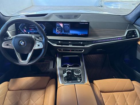 Certified 2024 BMW X7 xDrive40i AWD/4WD image 9