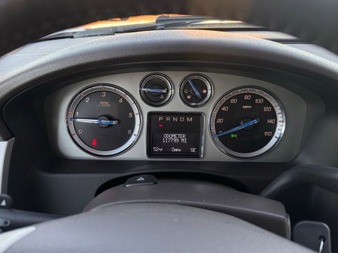 Used 2014 Cadillac Escalade ESV Luxury image 41