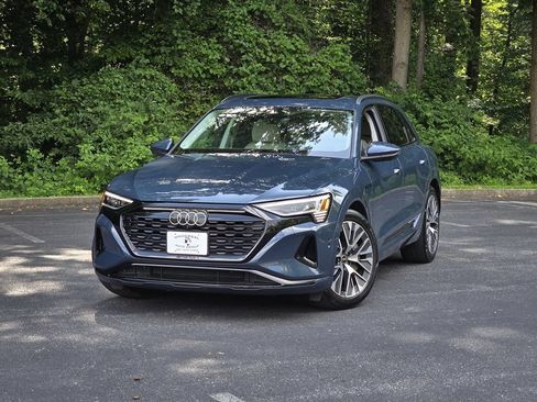 Used 2024 Audi Q8 e-tron Prestige w/ Prestige Package AWD/4WD image 1