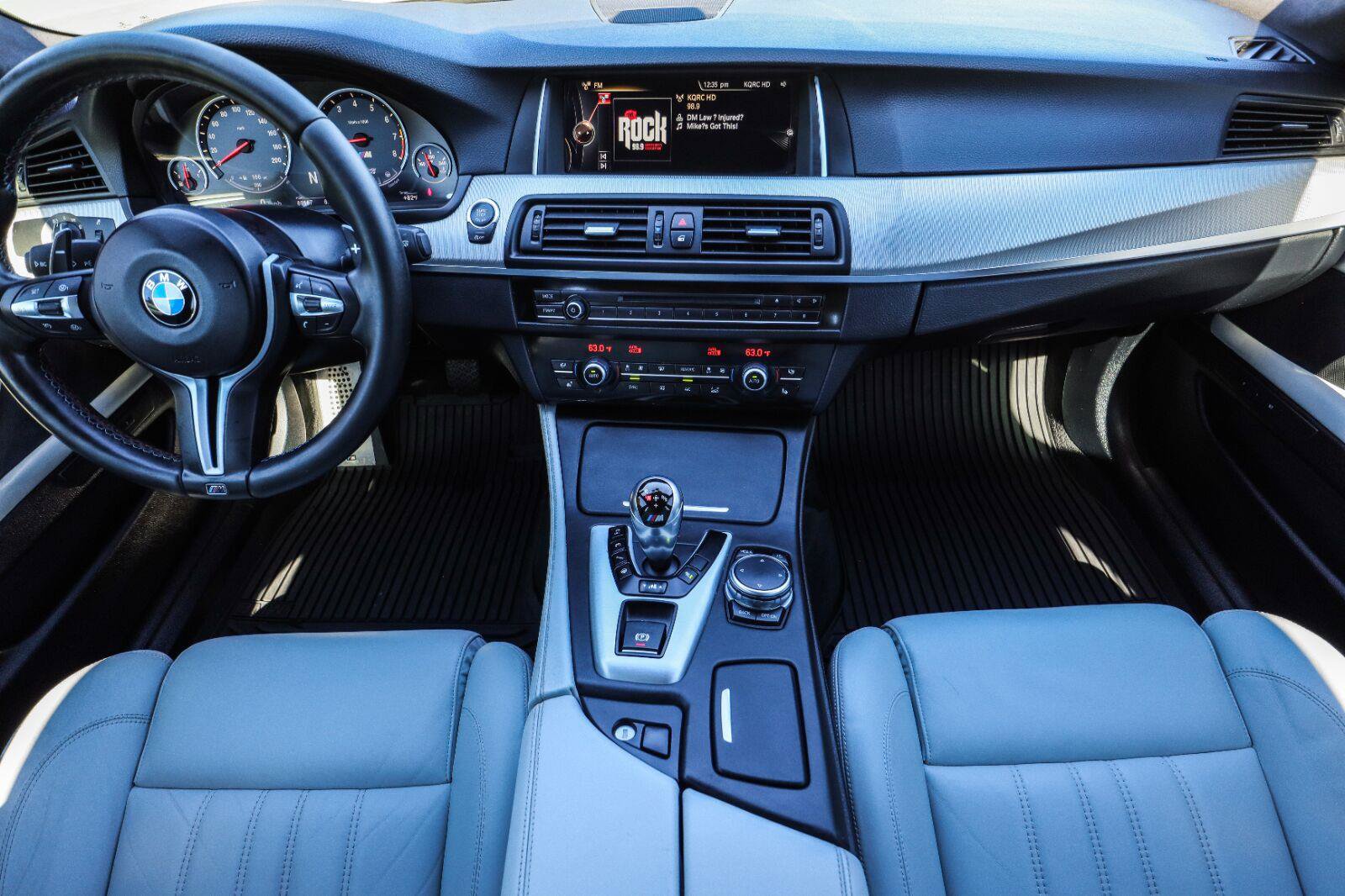 Used 2015 BMW M5 RWD image 26