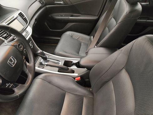 Used 2015 Honda Accord Touring image 17