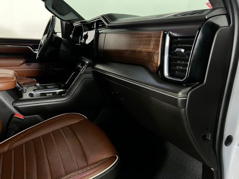 Used 2024 GMC Sierra 2500 Denali Ultimate image 32