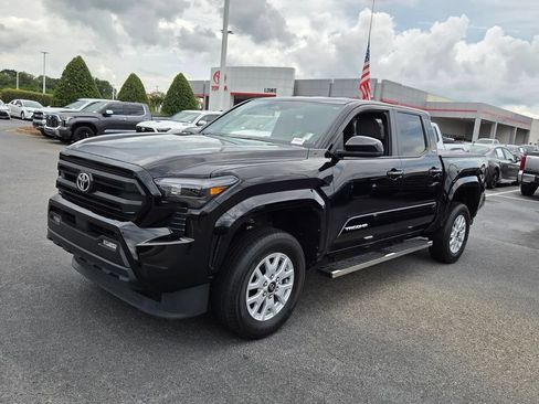 Used 2024 Toyota Tacoma SR5 RWD image 3