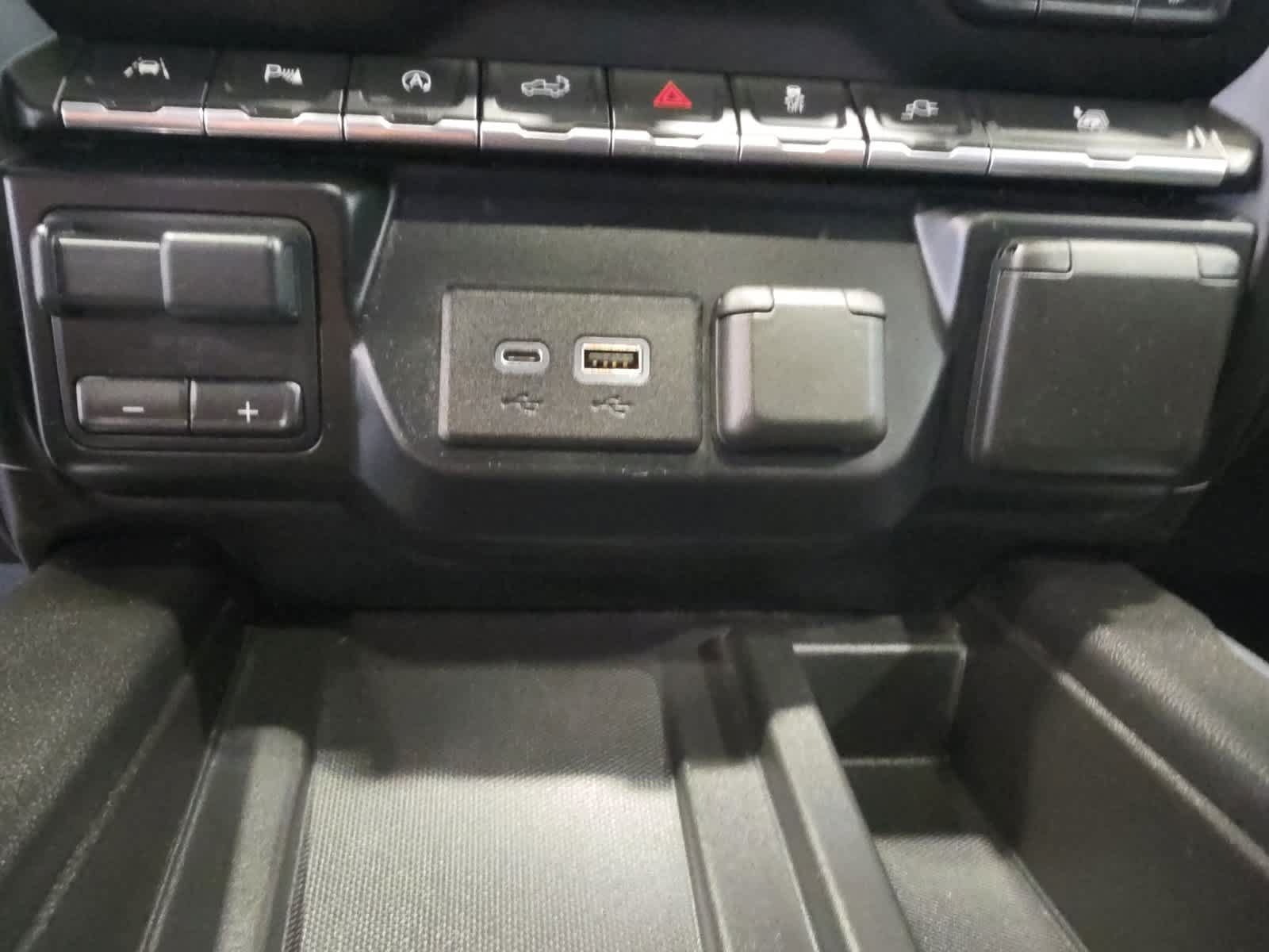 Used 2019 Chevrolet Silverado 1500 High Country AWD/4WD image 24