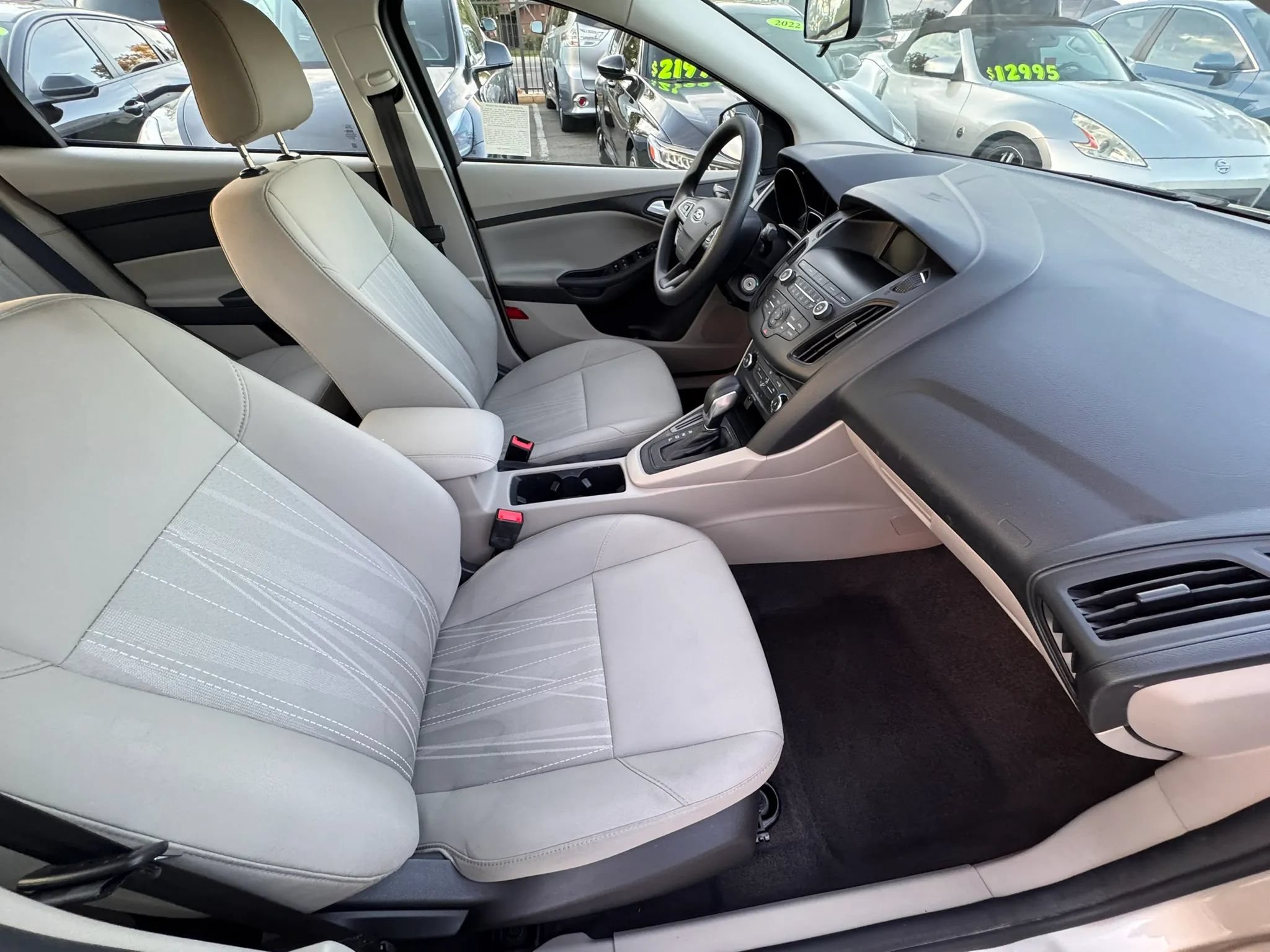 Used 2018 Ford Focus SE FWD image 13