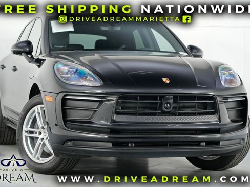 Used 2024 Porsche Macan image 2