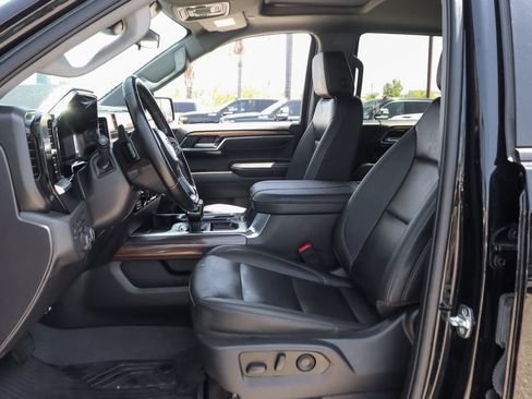 Used 2025 Chevrolet Silverado 1500 LT Trail Boss w/ LT Trail Boss Premium Package AWD/4WD image 19