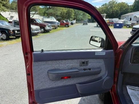 Used 1999 Toyota Tacoma 4x4 Xtracab V6 image 14