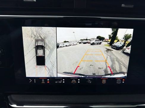 Used 2024 GMC Sierra 2500 AT4 w/ Technology Package AWD/4WD image 13