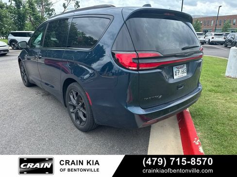 Used 2021 Chrysler Pacifica Touring w/ S Appearance Package FWD image 5