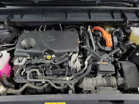 Used 2021 Toyota Highlander LE image 13