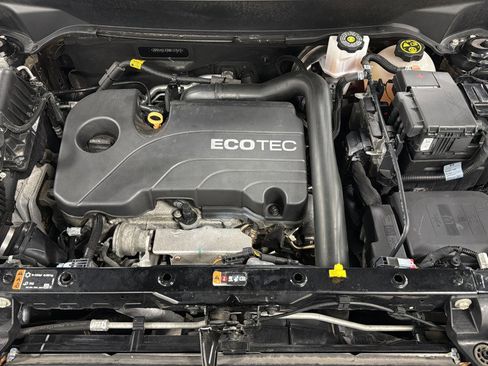 Used 2021 Chevrolet Equinox LT image 39