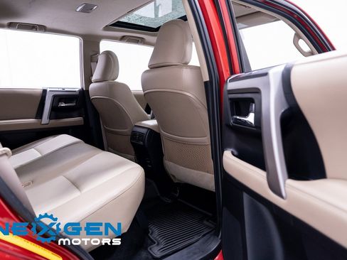 Used 2018 Toyota 4Runner SR5 Premium image 41