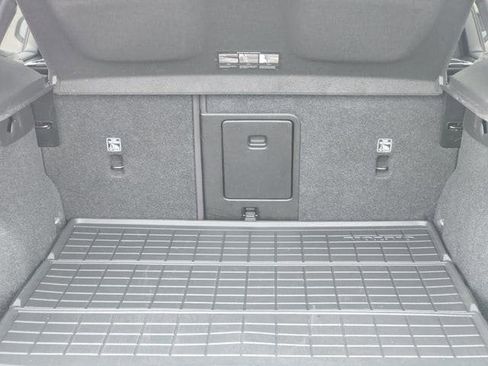 Used 2024 Volvo XC40 Recharge Ultimate w/ Protection Package Premier image 20