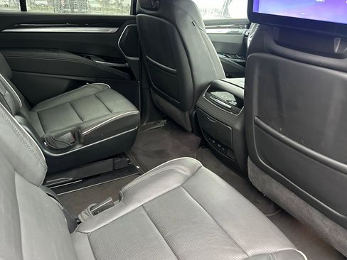 Certified 2025 Cadillac Escalade Premium Luxury image 19