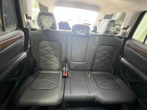 New 2026 Volkswagen Atlas SE image 25