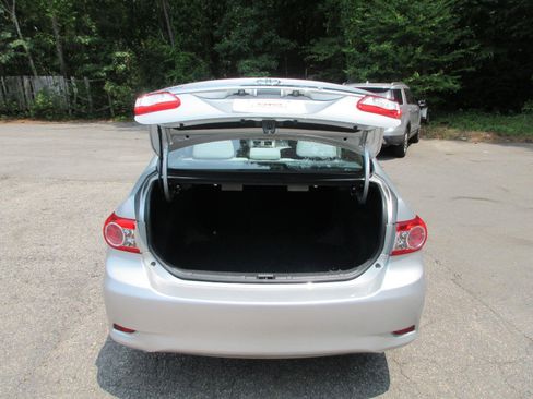Used 2012 Toyota Corolla LE w/ Premium Pkg FWD image 17
